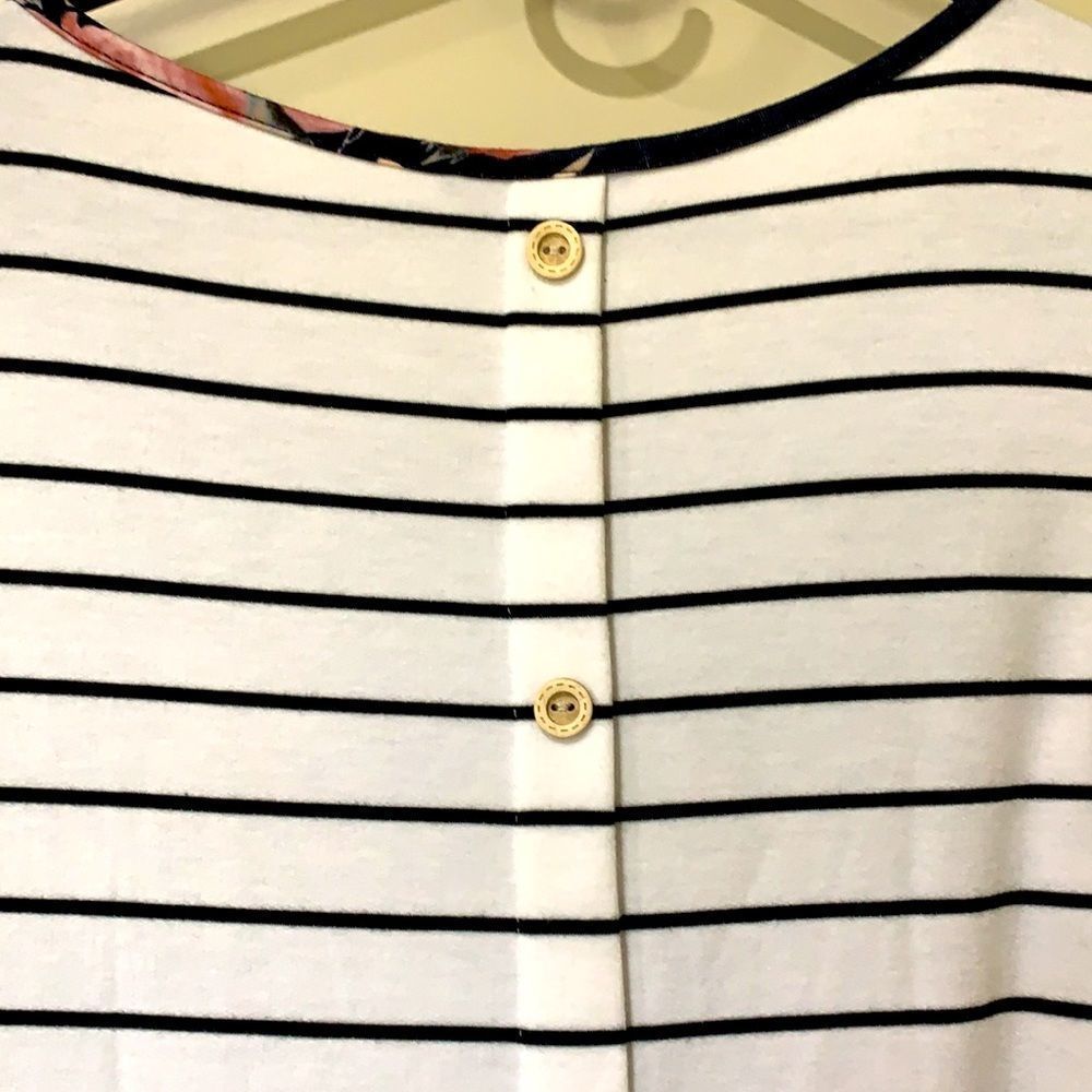 EUC Ladies Staccato large navy tank - Picture 5 of 5